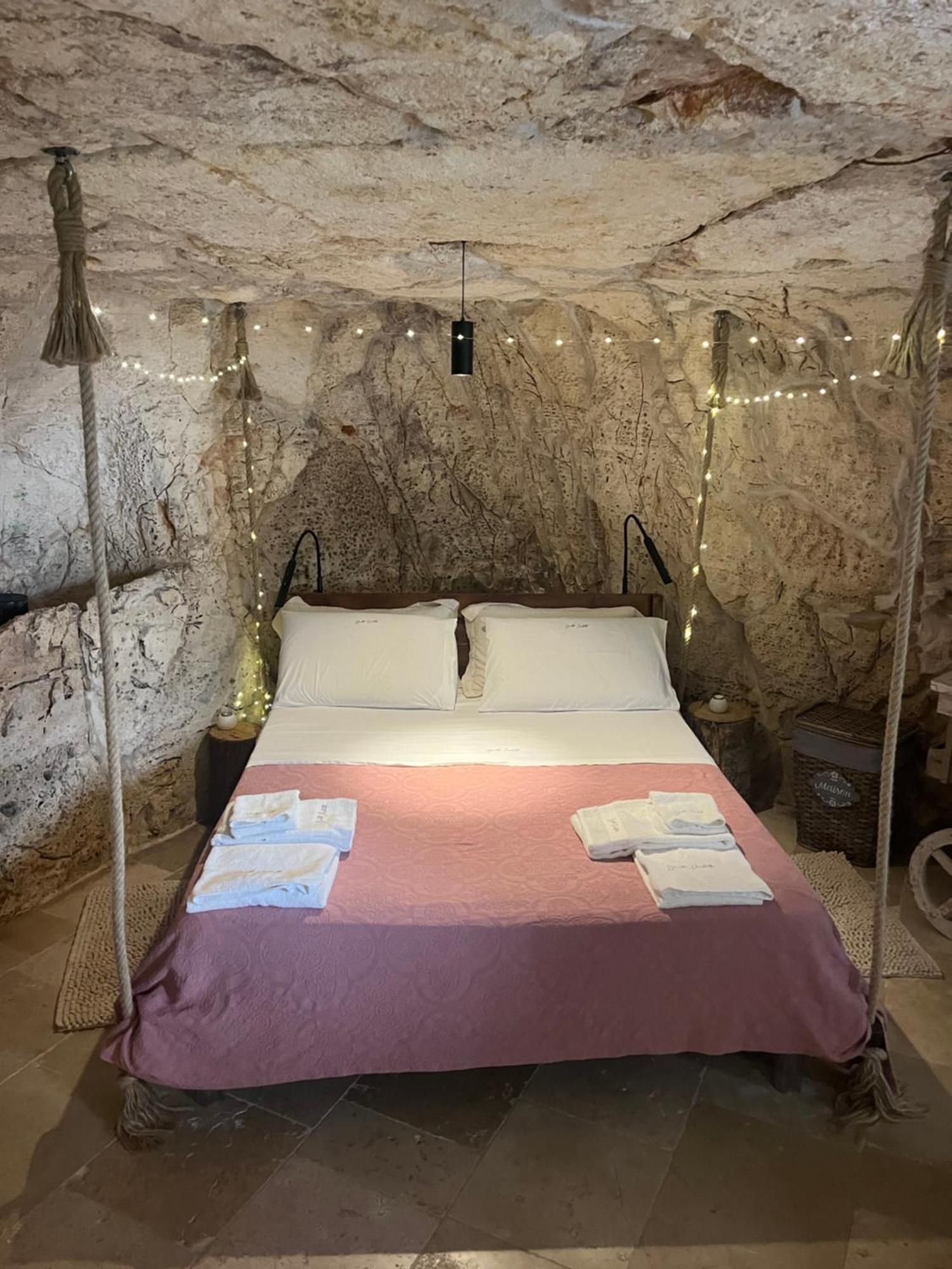 Bed and Breakfast Grotta Carlotta Ostuni Exteriér fotografie