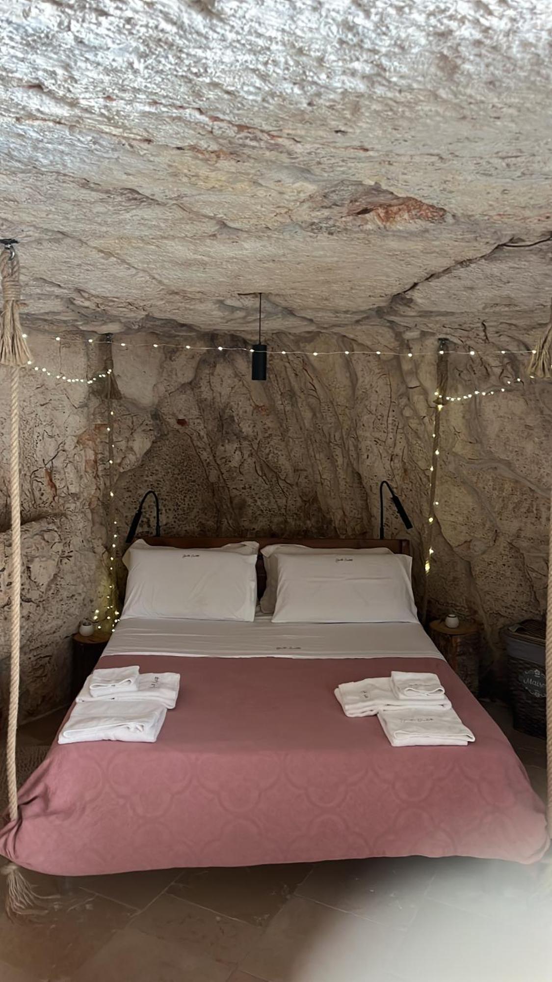 Bed and Breakfast Grotta Carlotta Ostuni Exteriér fotografie